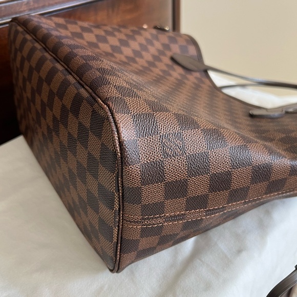 Louis Vuitton Damier Neverfull MM - Picture 6 of 11